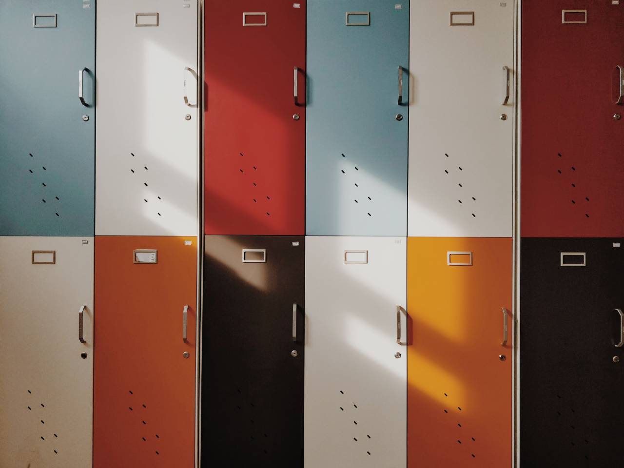 casilleros;colorido, casillero, almacenamiento, metal, deporte, gimnasio, habitación, caja fuerte, escuela, seguridad, fondo, seguridad, caja, interior,