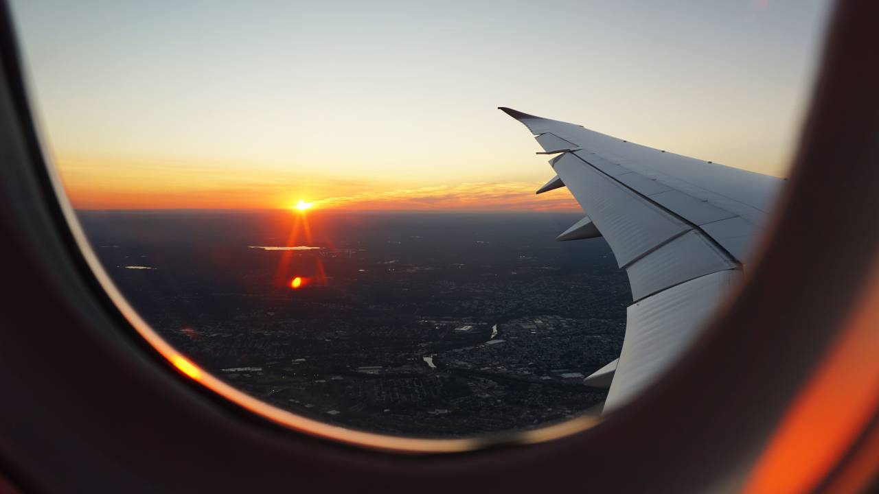 Avión, viaje, aventura, avión, nubes, cielo, puesta de sol, vacaciones, viaje, transporte, vehículo,