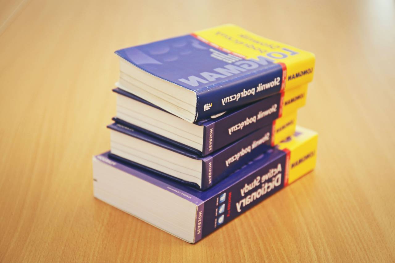 Libros, diccionario, lectura, estudio, escuela, aprendizaje, educación, escritorio,