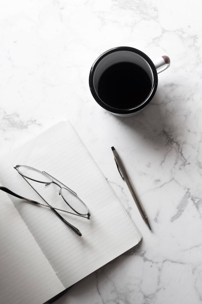 Taza, negro, café, espresso, cuaderno, bolígrafo, oficina, anteojos, trabajo, escritorio, mesa, negocios,
