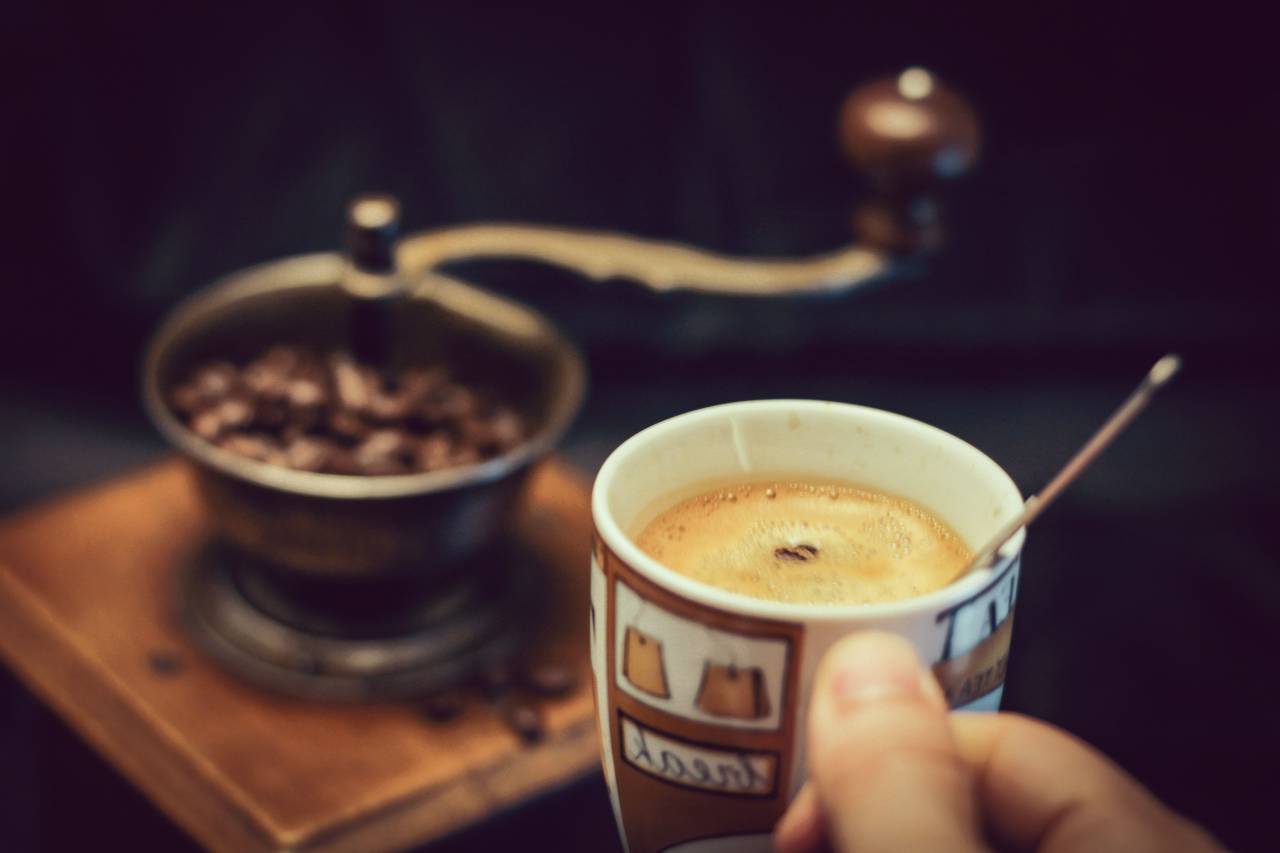 fresh, espresso, coffee, grinder, beans, wood, antique, vintage, aroma, smell
, 