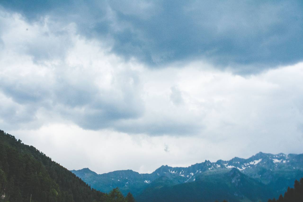 Montañas, cielo, nubes, paisaje, naturaleza, picos, valles,