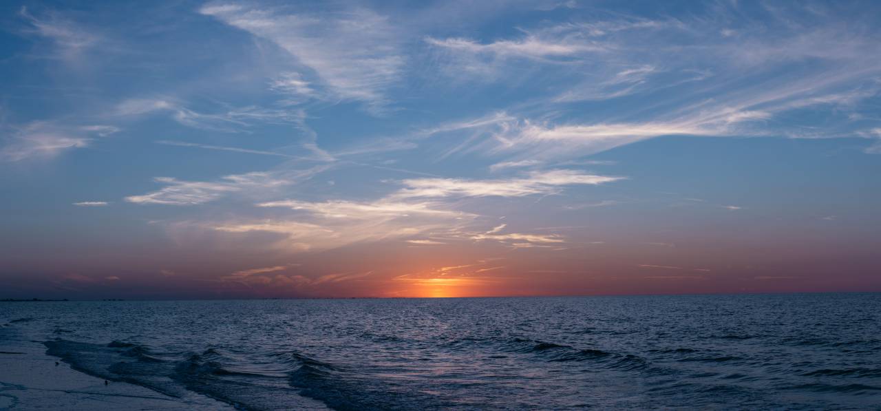 nature, water, ocean, sea, wave, ripple, sky, clouds, horizon, sunset, sunrise, dusk, dawn, sun, rays, light, blue, purple
, 