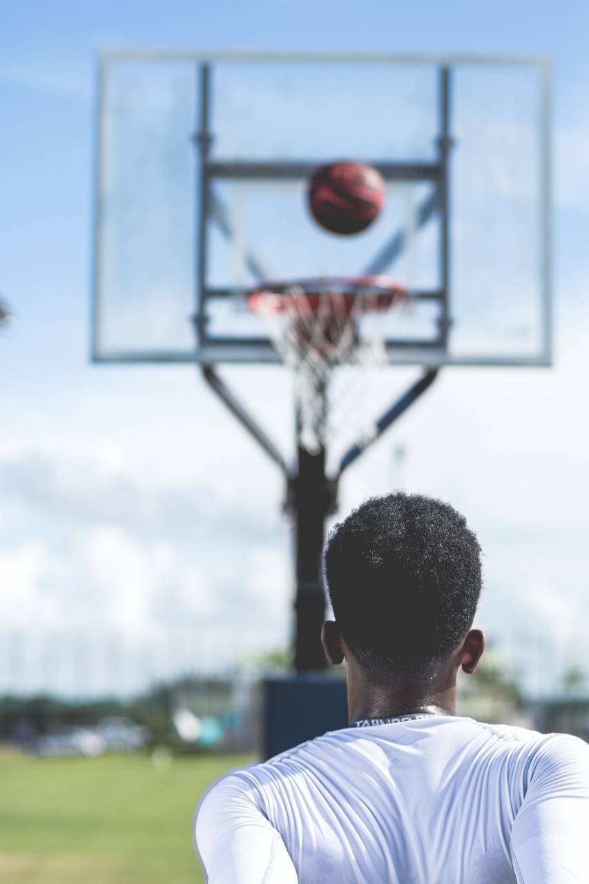 Gente, hombre, afroamericano, rizo, juego, deporte, corte, anillo, baloncesto, juego