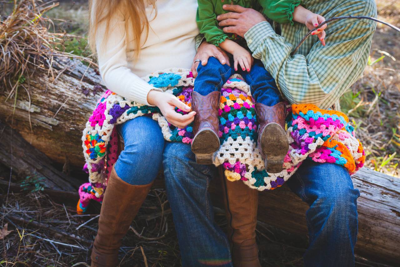 Gente, hombre, mujer, niño, niño, familia, amor, pareja, dulce, íntimo, botas, árbol, naturaleza,