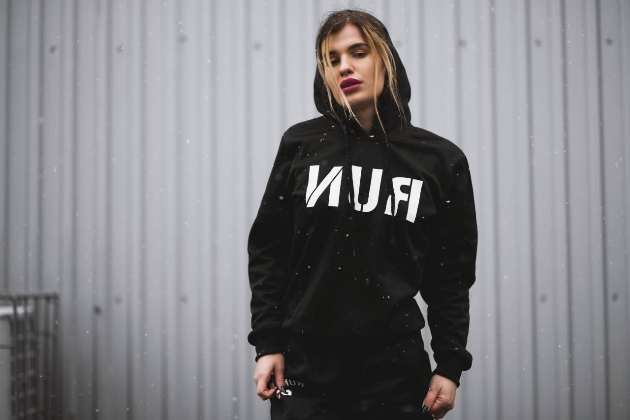 run, woman, model, fashion, black, jersey, sport, jog, female, girl, blonde
, 