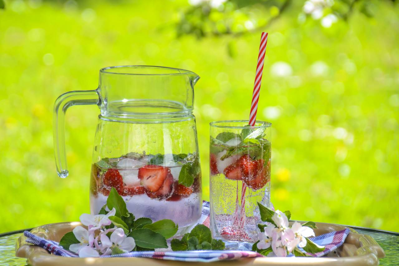 strawberry, food, crops, fruits, red, juice, woods, sweet, seeds, beverage, jam, glass
, 