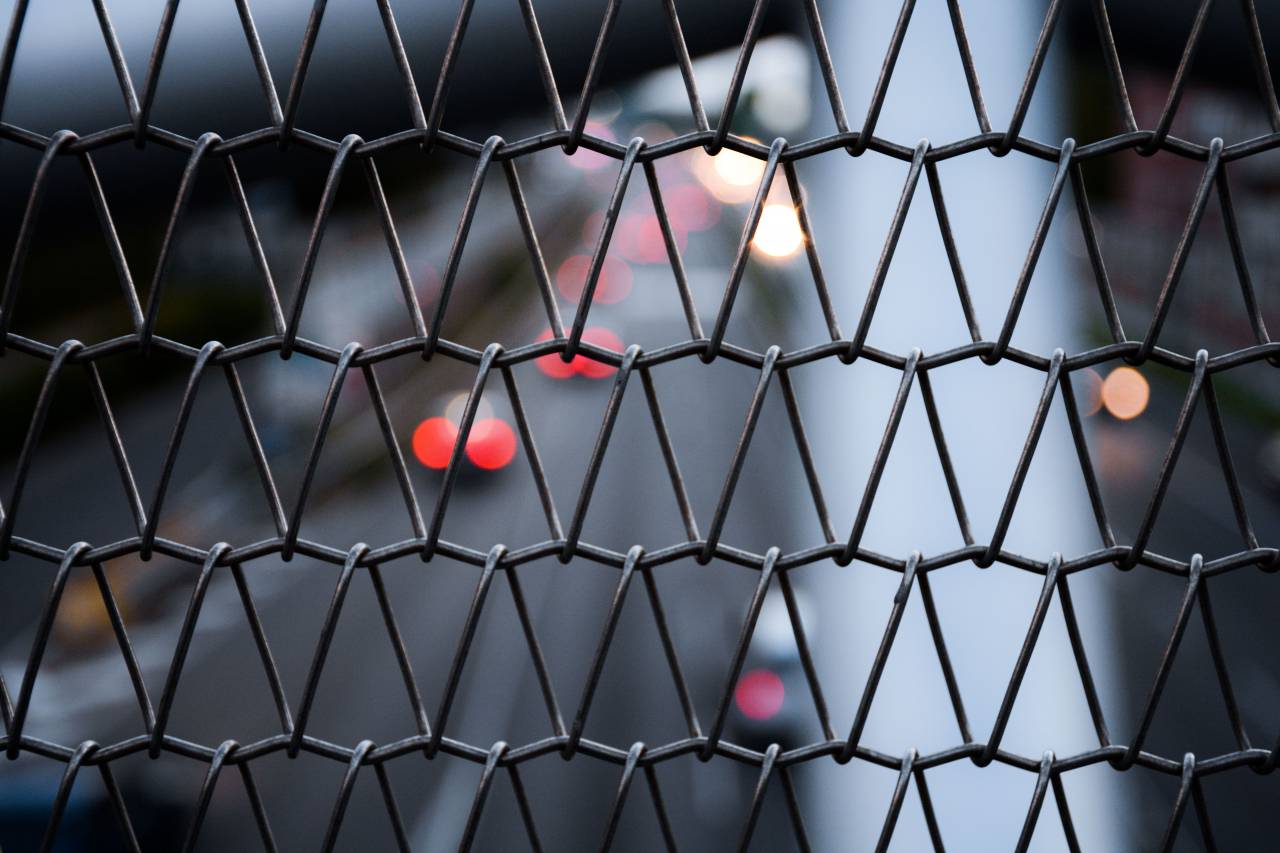wire, fence, blur, bokeh, dark
, 