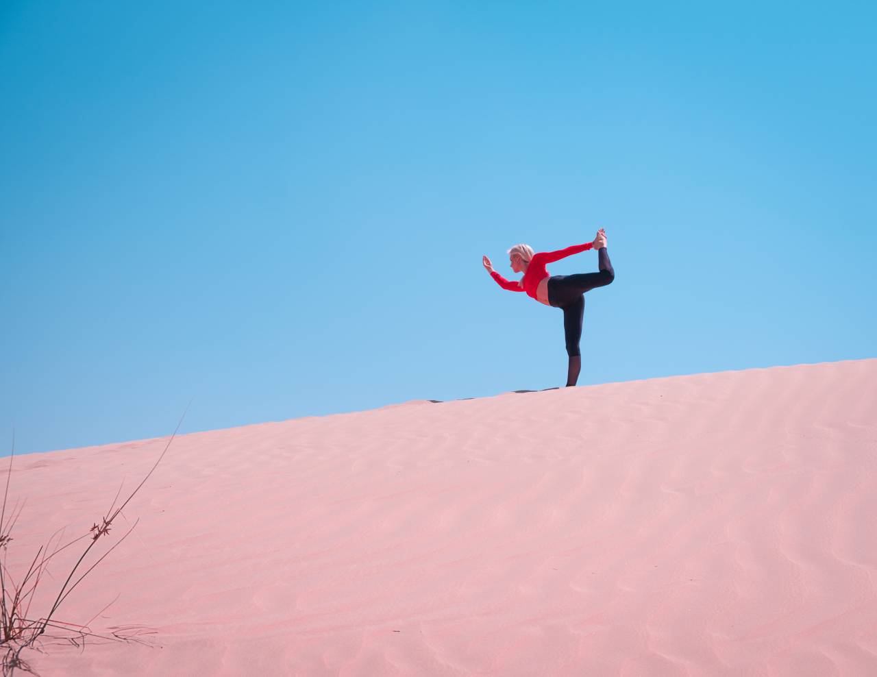 woman, fitness, stretch, yoga, run, jog, fit, sand, dune, beach, blue sky, blonde, pose, portrait
, 