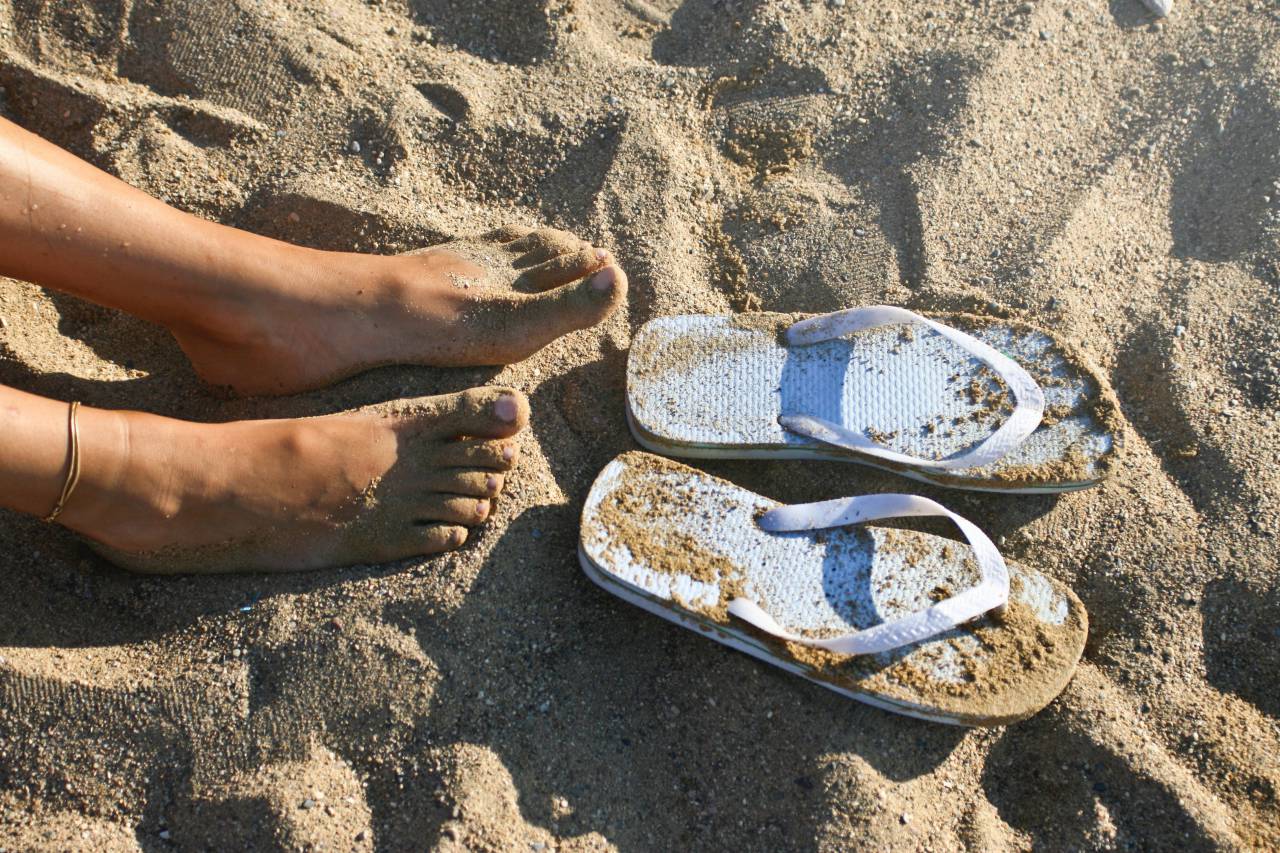 hembra, pies, flip-flop, playa, arena, vacaciones, dia de fiesta, bronceado,