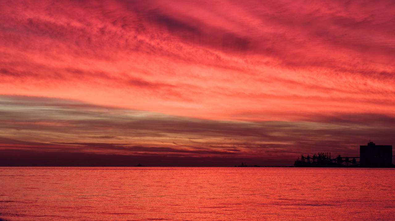 naturaleza, paisaje, agua, océano, mar, todavía, puesta de sol, rojo, nubes, cielo,