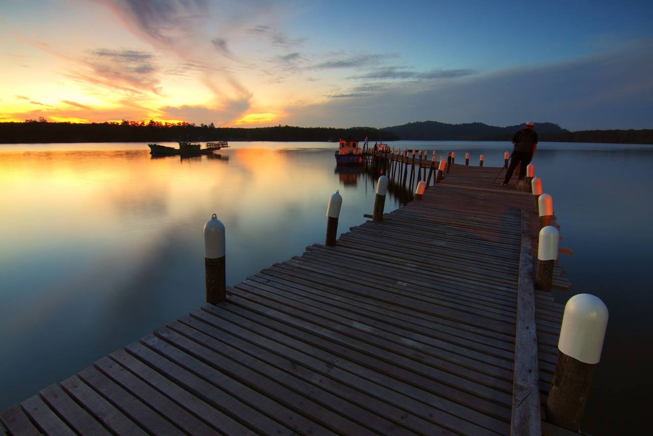 mar, océano, agua, horizonte, azul, cielo, nube, puesta de sol, muelle, puente, naturaleza, viajar, al aire libre, gente, solo, caminar,