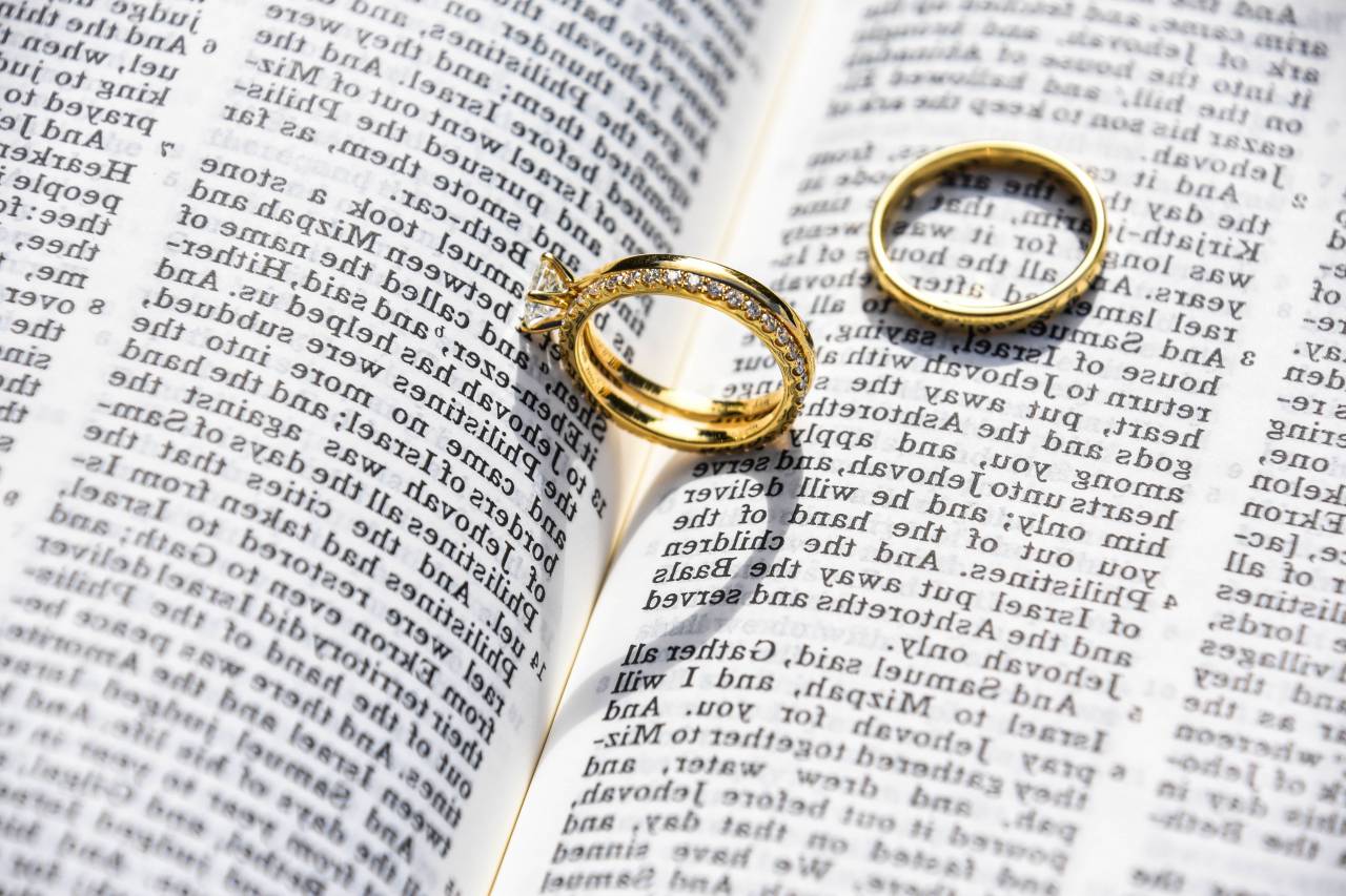 boda, matrimonio, anillo, biblia, católico, amor, íntimo, versos, capítulo, libro, testamento, hojas, capítulo, versos, votos,