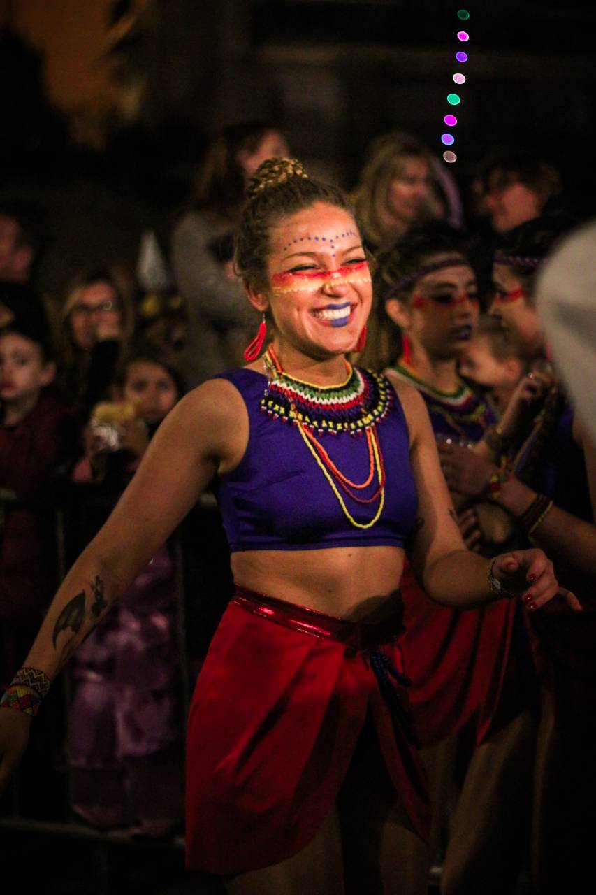 fiesta, carnaval, feliz, celebración, fiesta, festivo, celebrar, diversión, colorido, festival, fondo, decoración, alegría, evento, saludo, diseño, felicidad, nuevo, mujer, decoración, niña, brasil, divertido, fiesta, disfraz, Los jóvenes, la moda, el estilo de vida, la gente, el brasileño, la cultura, la celebración, la auténtica, el maquillaje, la ropa,