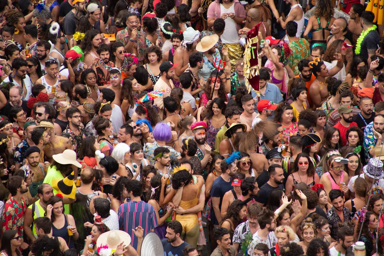 fiesta, carnaval, feliz, celebración, fiesta, festivo, celebrar, diversión, colorido, festival, fondo, decoración, alegría, evento, saludo, diseño, felicidad, nuevo, mujer, decoración, niña, brasil, divertido, fiesta, disfraz, Los jóvenes, la moda, el estilo de vida, la gente, el brasileño, la cultura, la celebración, la auténtica, el maquillaje, la ropa,