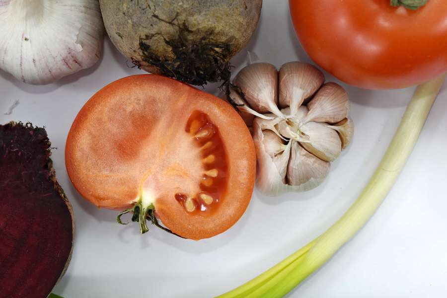 beetroot, garlic, half, slice, tomatoes 