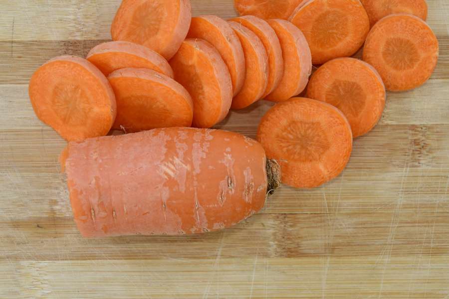 carrot, cooking, kitchen table, slices 