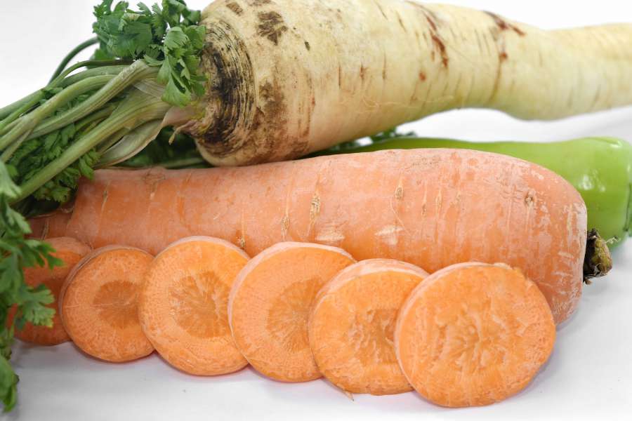 minerals, parsley, root, vitamin C, vitamins 