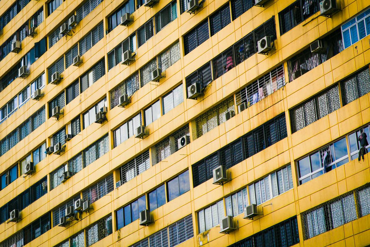 Arquitectura, amarillo, edificio, infraestructura, establecimiento, aire acondicionado, ventana,