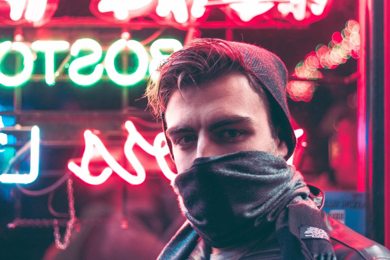 people, man, alone, scarf, bonnet, leather, jacket, restaurant, bar, lights, bokeh
, 