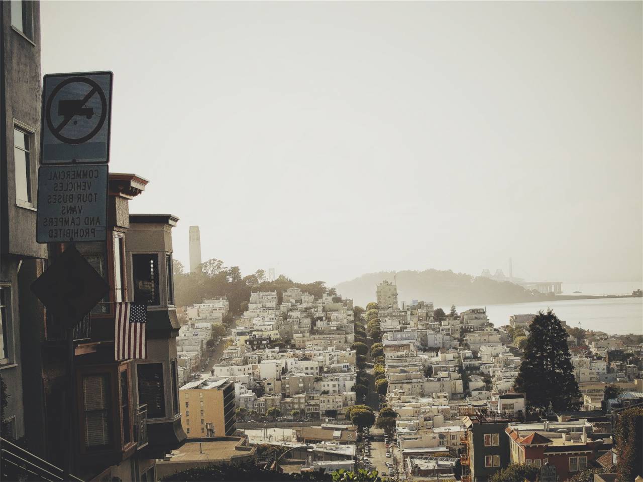 San Francisco, casas, ciudad, calles, urbano, bandera americana, Estados Unidos, Estados Unidos,