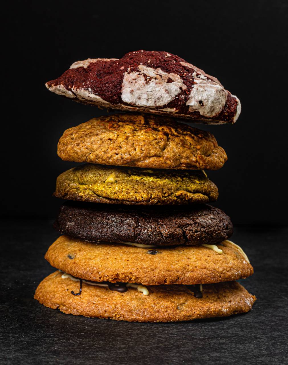 cookies,food,dessert,gourmet,close-up,cookie,chocolate,snack,sweet food,stack,freshness,baked,unhealthy eating,homemade,meal,refreshment,dark,indulgence, 
