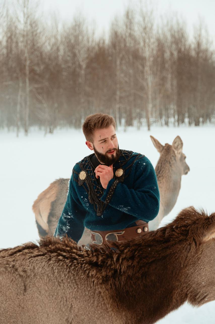 Man, Deer, Snow, Winter, Wildlife, Nature, Outdoors, Cold, Landscape, WinterScene, Forest, Interaction, Adventurer, Rural, Animals, 