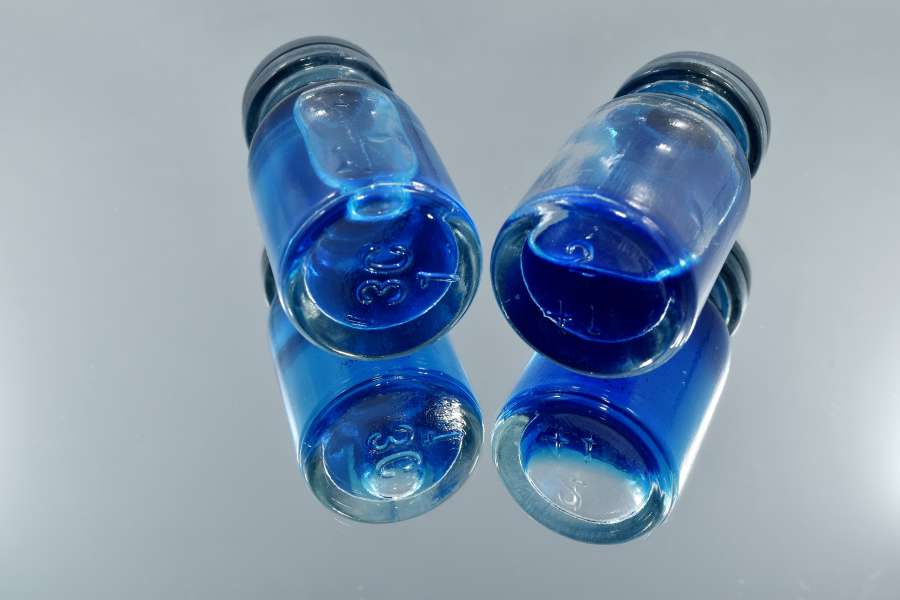 🥇 Image Of Chemistry Chemicals Biochemistry Plastic Glass Wet Bottle 