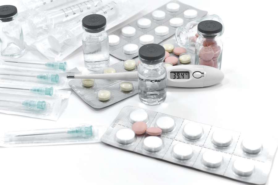 coronavirus, COVID-19, illness, pills 