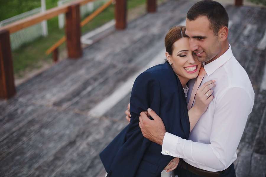 abrazos, mujer de negocios, hombre de negocios, amor
