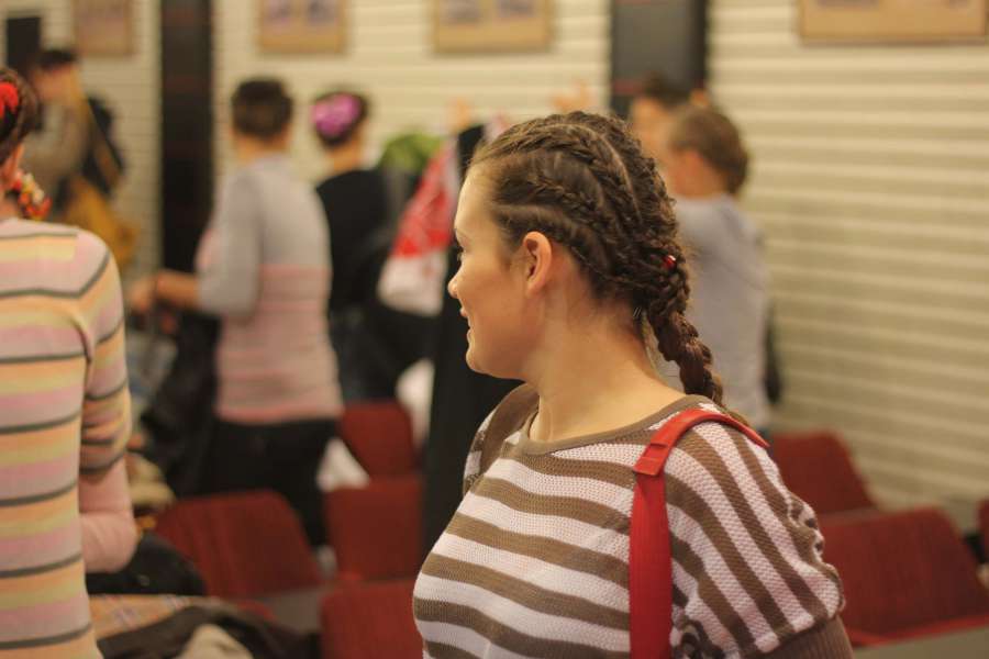hairstyle, side view, knitwear, portrait 