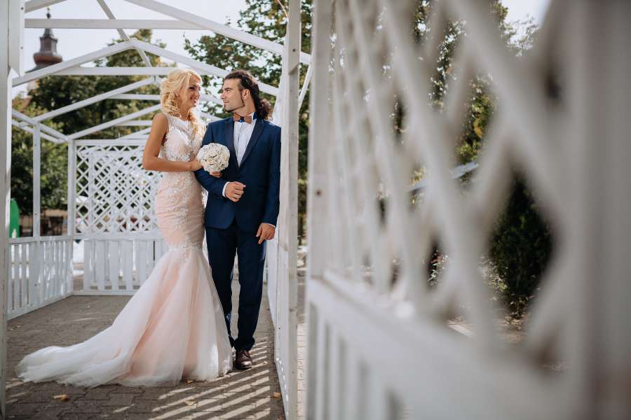 newlyweds, wedding venue, bride, outdoors 