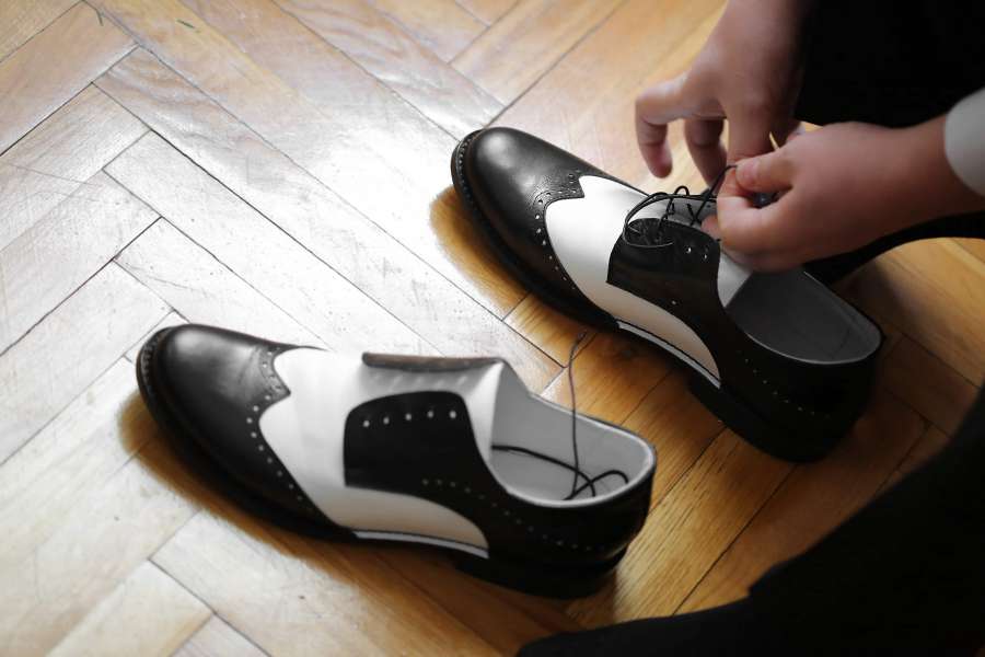 zapatos, blanco y negro, cordón, pie
