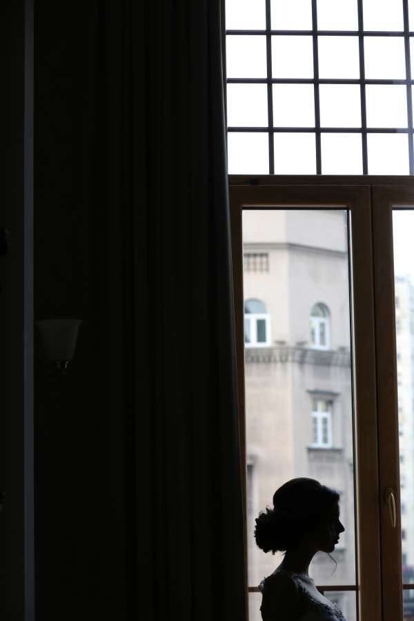 window, silhouette, portrait, pretty girl 