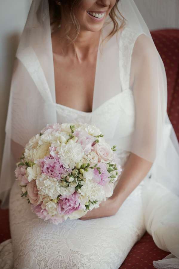 wedding dress, veil, wedding bouquet 