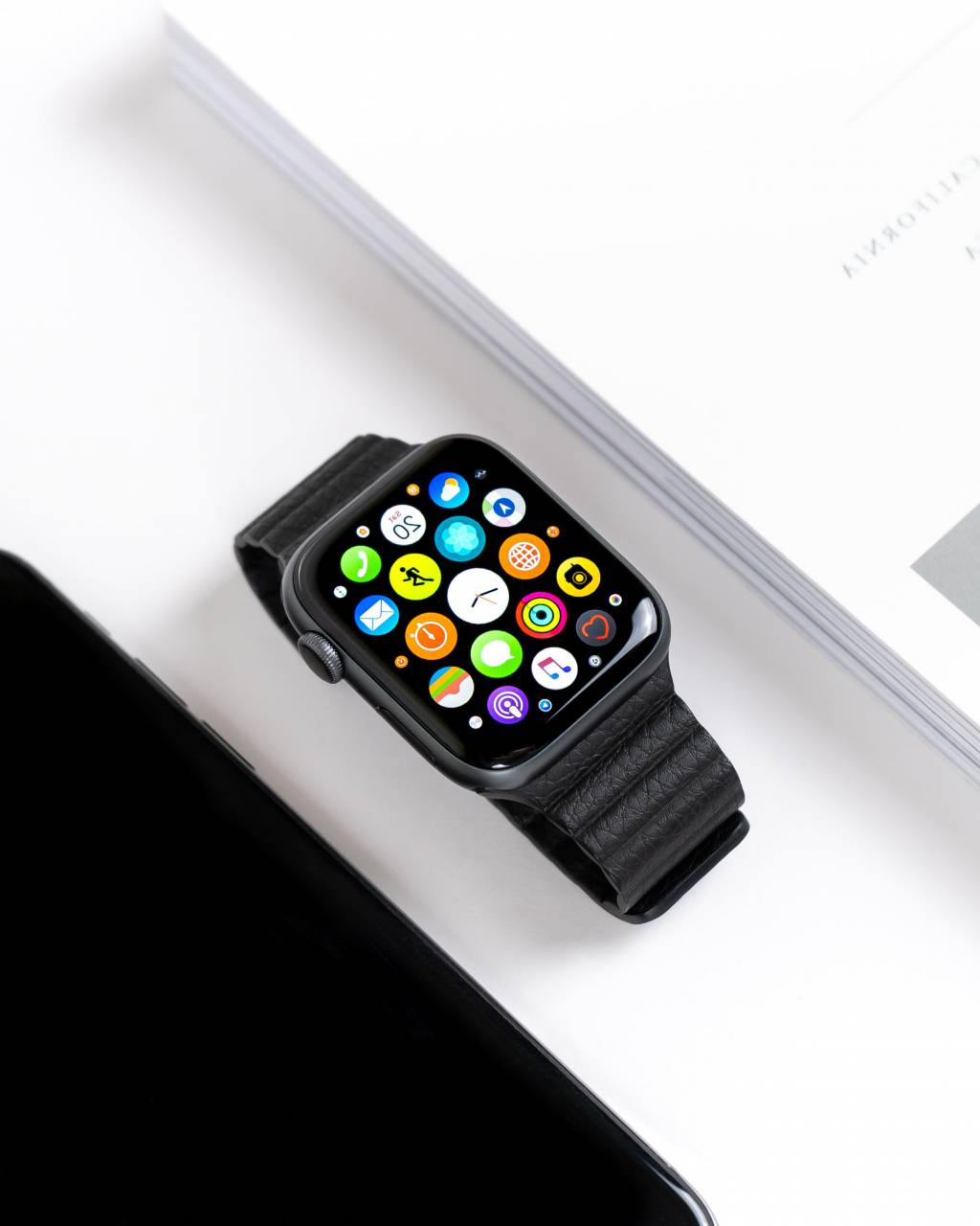 reloj inteligente, dispositivo, reloj, inteligente, tecnología, usable, gadget, deporte, tiempo, pantalla, salud, electrónico, digital, reloj, inalámbrico, estilo de vida, mujer, ajuste, entrenamiento, entrenamiento, pantalla táctil, toque, sistema, objeto,