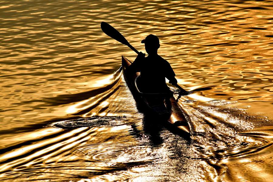 beautiful photo, canoe, reflection, shadow 