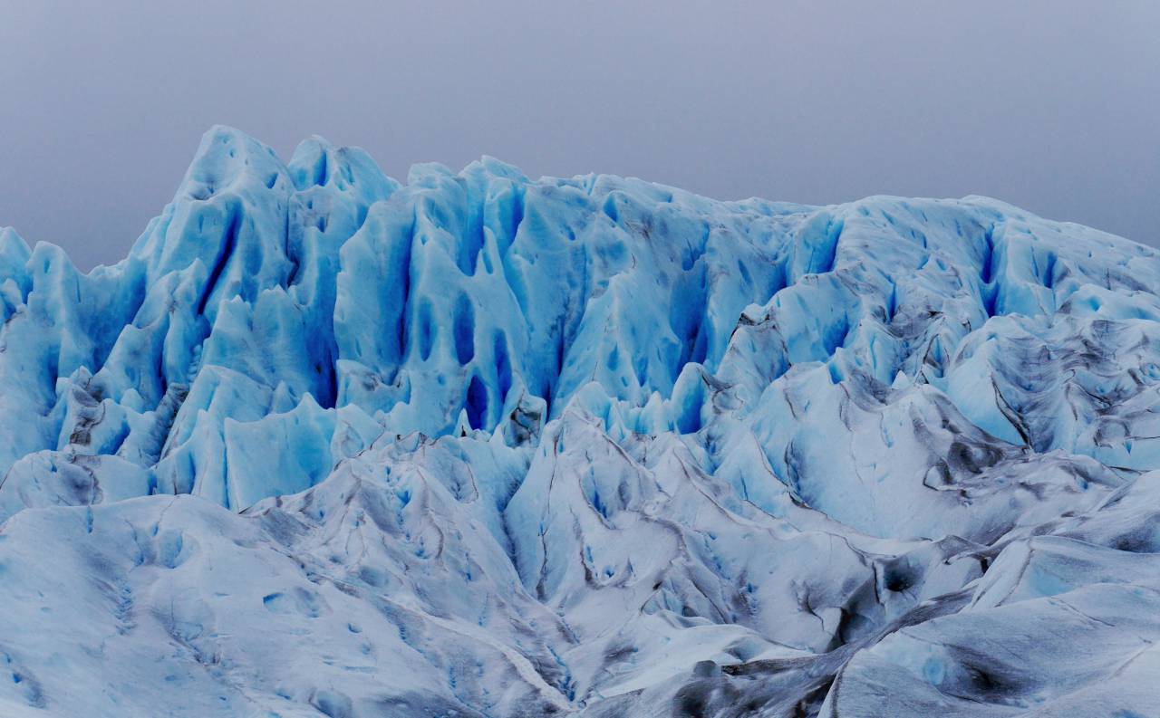 argentina, naturaleza, paisaje, glaciar, nadie, patagonia, montaña, viaje, nieve, belleza, hielo, agua, cielo, sur, lago, iceberg, glacial, pico, horizontal, escena, nube, vacaciones, invierno, moreno, perito, fusión, polo, flotante, global, viaje, azul, congelación, extremo, ecología, calentamiento, berg, temporada, helado, polar, antártida, turístico, parque, andes, américa, ártico, frío, reflexión, colina, mar, ocio,