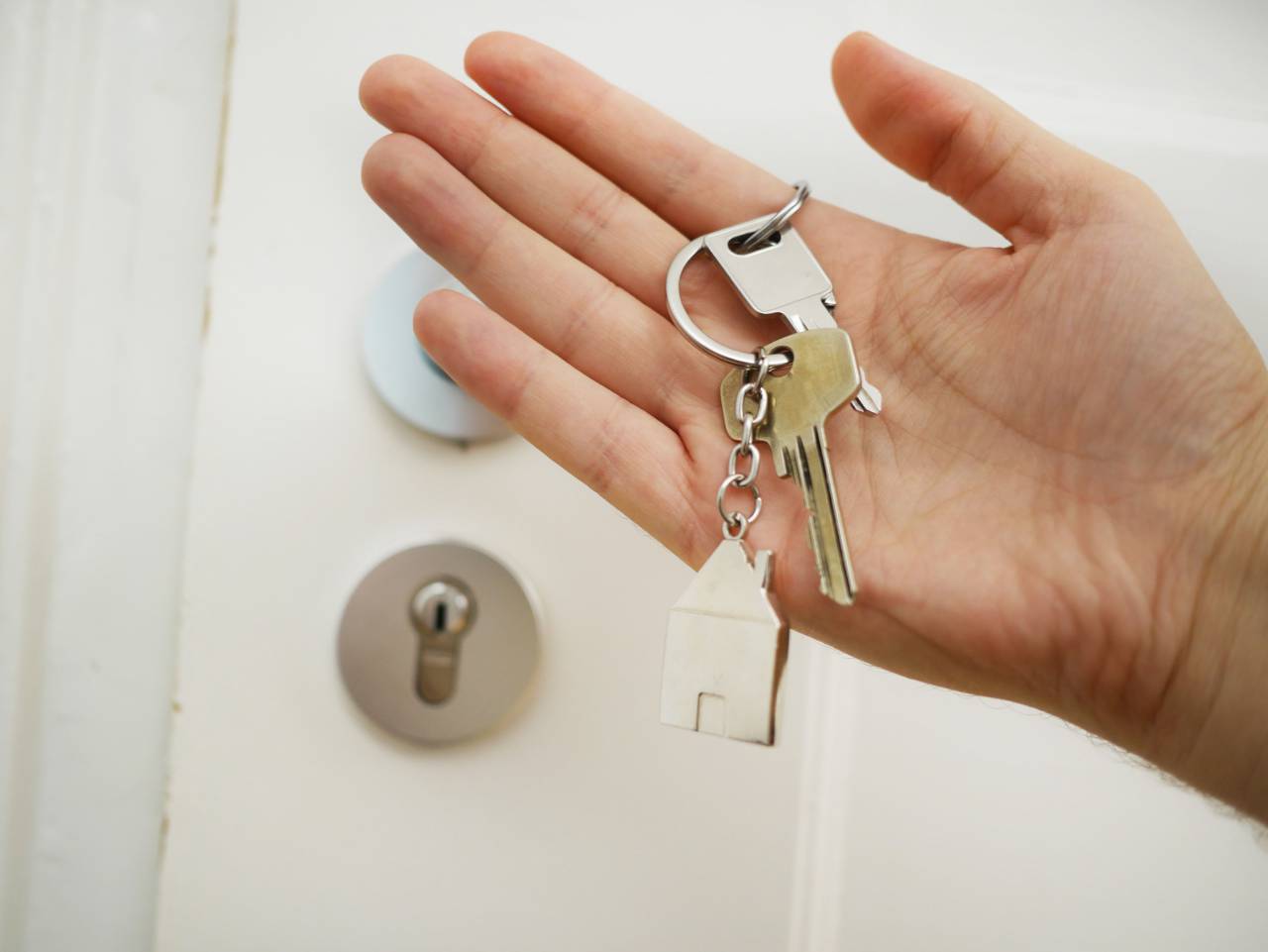 house, key, home, person, hand, mortgage, loan, building, holding, estate, real, people, apartment, background, housing, buy, property, investment, business, agent, human, man, new, white, woman, rent, owner, security, purchase, sale, success, rental, symbol, finance, hold, residential, object, concept, sell, one, gesture, young, male, finger, door, open, apartment renter, 