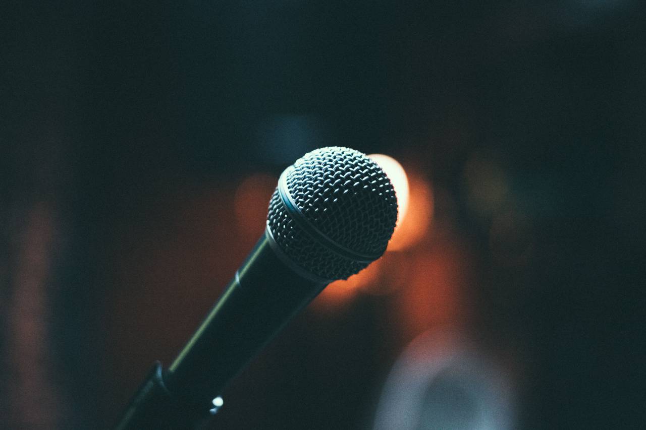 micrófono, música, audio, sonido, estudio, voz, karaoke, comunicación, entretenimiento, radio, cantar, escenario, habla, grabar, medios, concierto, objeto, musical, radiodifusión, transmisión, vivir, equipo, fondo, tecnología, audiencia, voz, hablar, rendimiento, volumen, profesional, podcast, grabación, podcasting, conferencia,