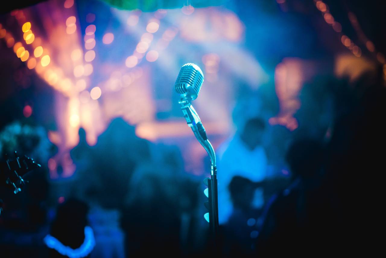 micrófono, música, audio, sonido, estudio, voz, karaoke, comunicación, entretenimiento, radio, cantar, escenario, habla, grabar, medios, concierto, objeto, musical, radiodifusión, transmisión, vivir, equipo, fondo, tecnología, audiencia, voz, hablar, rendimiento, volumen, profesional, podcast, grabación, podcasting, conferencia,
