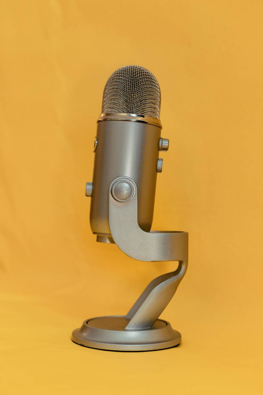 microphone, mic, music, audio, sound, studio, voice, karaoke, communication, entertainment, radio, sing, stage, speech, record, media, concert, object, musical, broadcasting, broadcast, live, equipment, background, technology, audience, vocal, speak, performance, volume, professional, podcast, recording, podcasting, conference, 