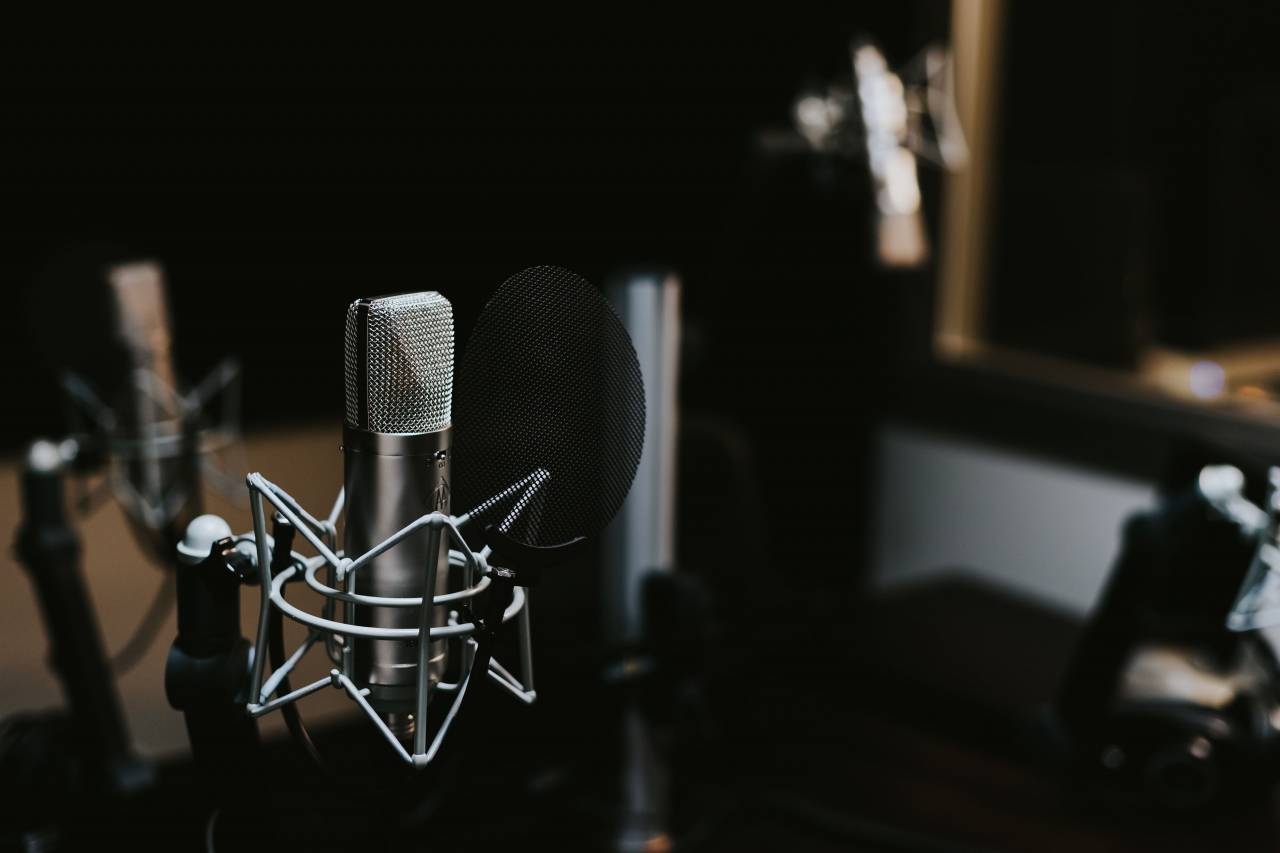 micrófono, música, audio, sonido, estudio, voz, karaoke, comunicación, entretenimiento, radio, cantar, escenario, habla, grabar, medios, concierto, objeto, musical, radiodifusión, transmisión, vivir, equipo, fondo, tecnología, audiencia, voz, hablar, rendimiento, volumen, profesional, podcast, grabación, podcasting, conferencia,