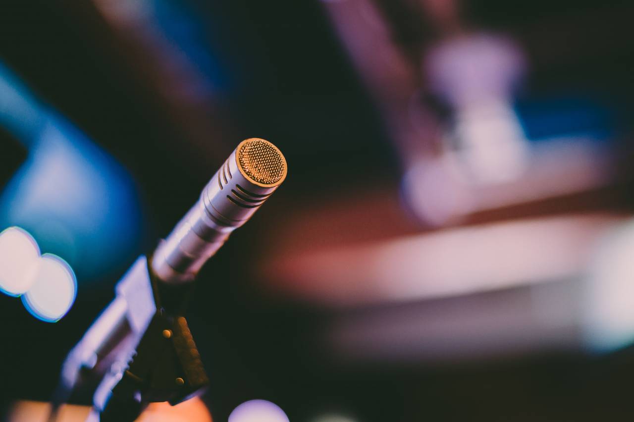 micrófono, música, audio, sonido, estudio, voz, karaoke, comunicación, entretenimiento, radio, cantar, escenario, habla, grabar, medios, concierto, objeto, musical, radiodifusión, transmisión, vivir, equipo, fondo, tecnología, audiencia, voz, hablar, rendimiento, volumen, profesional, podcast, grabación, podcasting, conferencia,