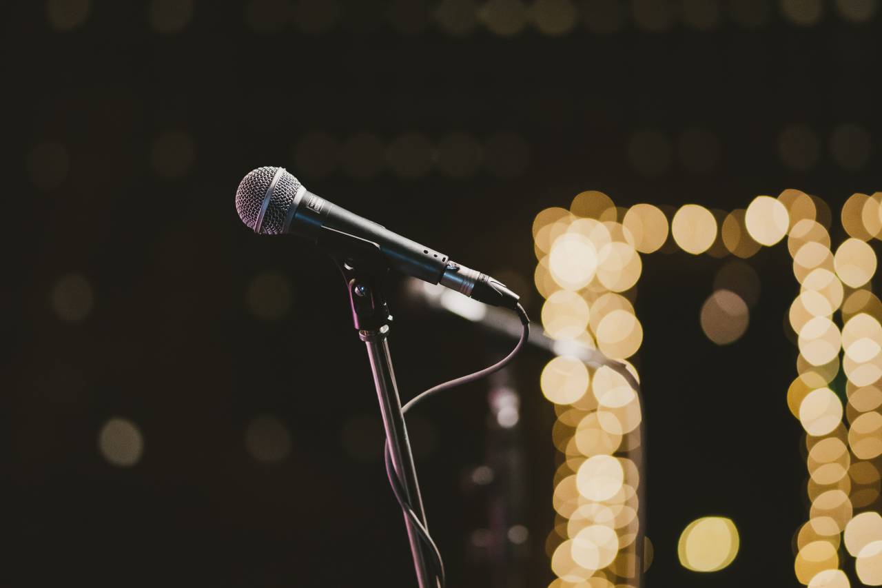 micrófono, música, audio, sonido, estudio, voz, karaoke, comunicación, entretenimiento, radio, cantar, escenario, habla, grabar, medios, concierto, objeto, musical, radiodifusión, transmisión, vivir, equipo, fondo, tecnología, audiencia, voz, hablar, rendimiento, volumen, profesional, podcast, grabación, podcasting, conferencia,