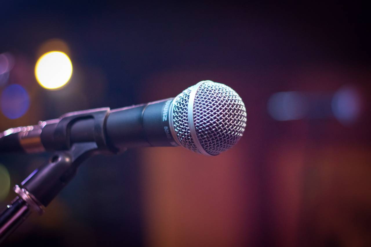 micrófono, música, audio, sonido, estudio, voz, karaoke, comunicación, entretenimiento, radio, cantar, escenario, habla, grabar, medios, concierto, objeto, musical, radiodifusión, transmisión, vivir, equipo, fondo, tecnología, audiencia, voz, hablar, rendimiento, volumen, profesional, podcast, grabación, podcasting, conferencia,