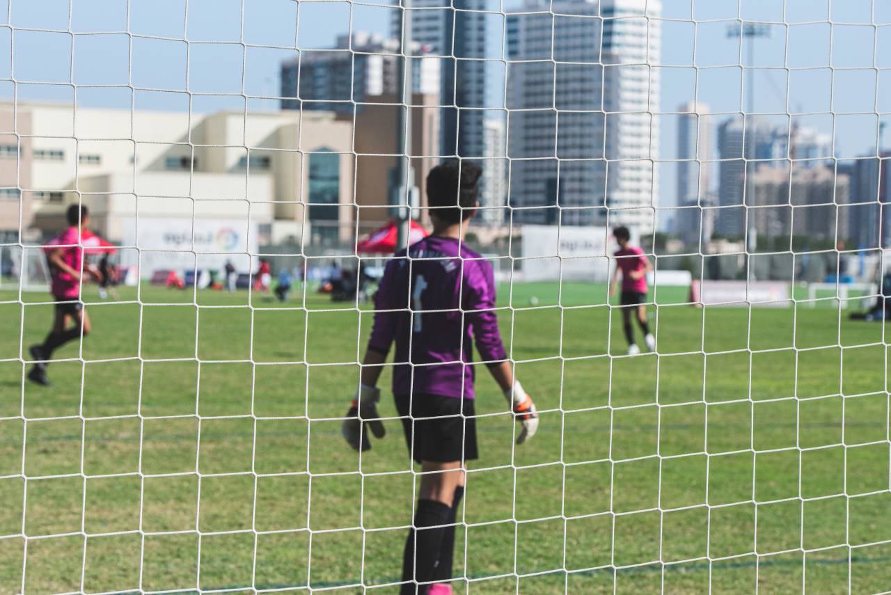 portero, deporte, fútbol, fútbol, jugador, pelota, gol, fondo, competencia, juego, acción, hombre, atleta, equipo, portero, entrenamiento, campo, portero, persona, partido, competitivo, captura, jugando, campeonato, salto, Motion, activo, actividad, equipo, éxito, jugadores, ropa deportiva, atlético, defensa, portero de fútbol,