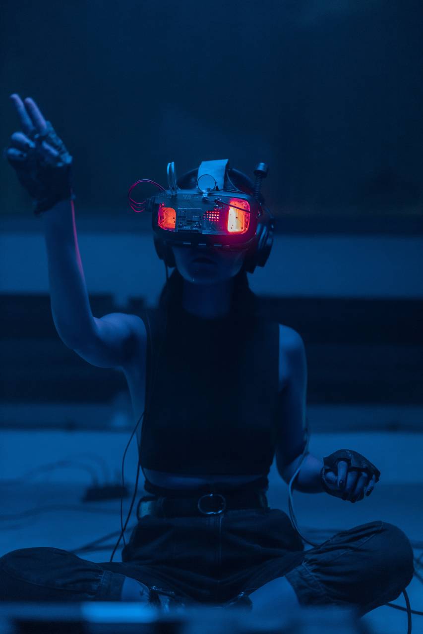 virtual, realidad, vr, tecnología, auriculares, gafas, mujer, dispositivo, digital, juego, innovación, niña, joven, experiencia, entretenimiento, video, 3d, moderno, persona, hembra, simulador, futurista, artilugio, visual, futuro, gente, visión, fondo, jugar, mirar, juegos, retrato, equipo, blanco, usable, negro, aislado, simulación, usando, computadora, gafas, adulto, ocio, pantalla, mirando, africano, tecnología, interactivo, feliz, electrónico,