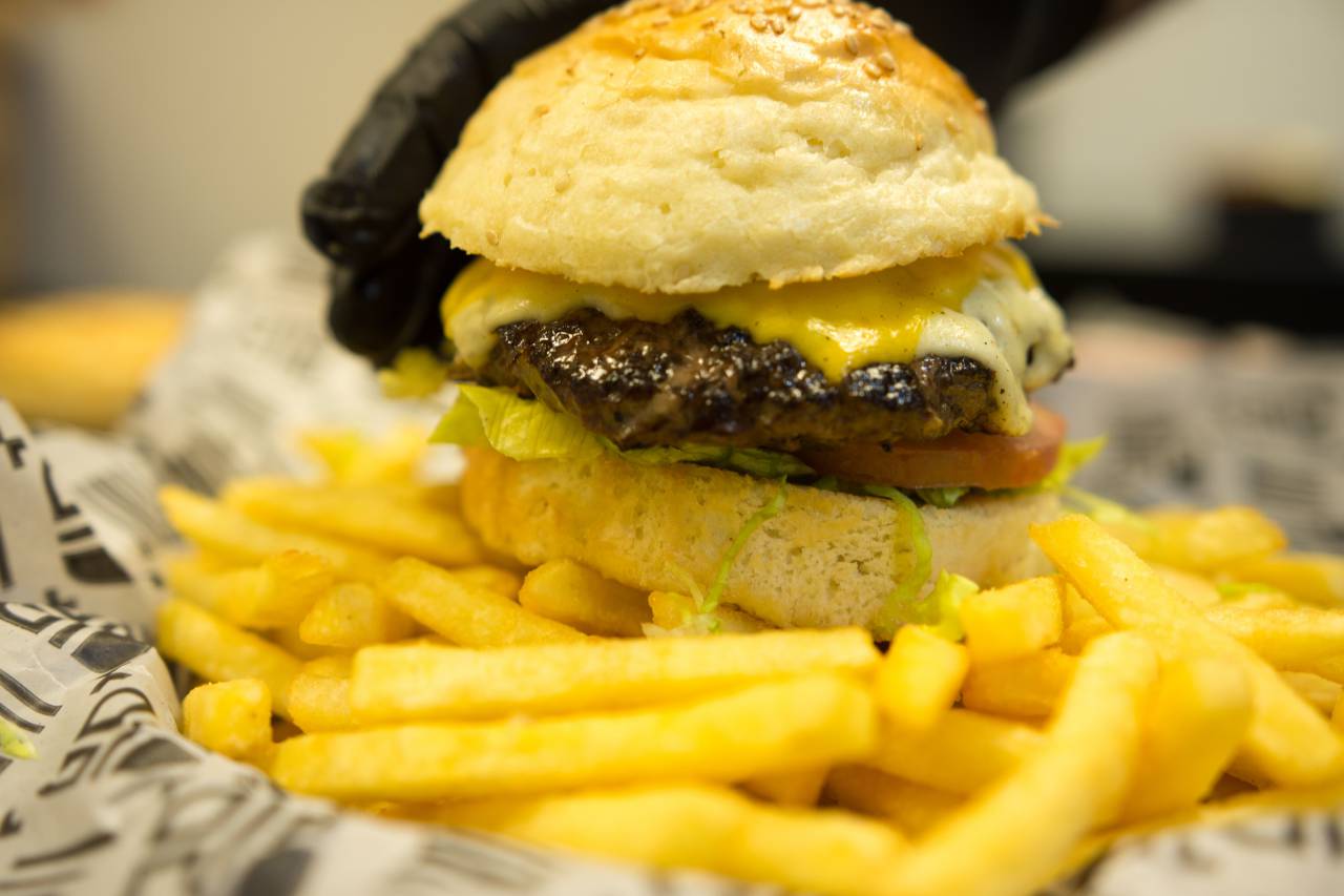 Cheddar, Beef, Burger, Fries, Food, Meal, Fast Food, Delicious, Juicy, Grilled, Appetizing, Sizzling, Hot, Meat, Cheese, Restaurant, Cuisine, Culinary, Recipe, Snack, 