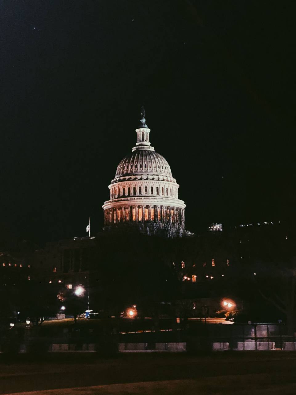 government, dc, washington, house, architecture, building, history, landmark, white, president, politics, america, usa, american, capital, united, residence, exterior, symbol, states, political, democracy, columbia, district, monument, us, home, office, lawn, sky, city, power, congress, blue, night, historical, beautiful, landscape, pillars, colorful, columns, election, patriotism, white house, bush, capitol, front, 